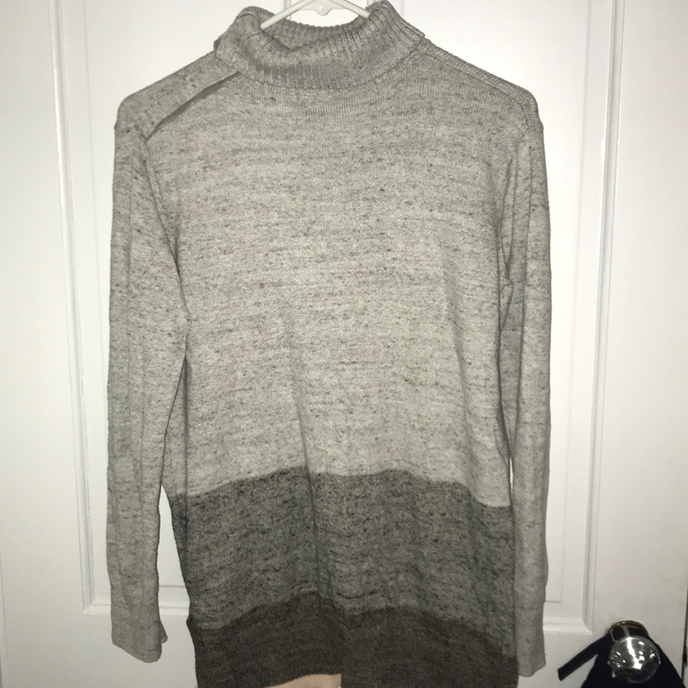 Grey Gap turtleneck